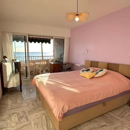 Apartmán Paradou On The Beach, Amazing View, 3 Beds *