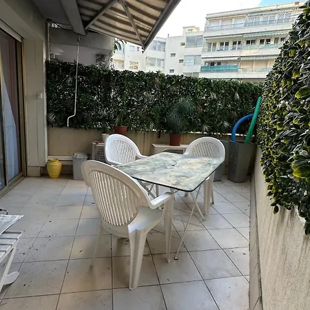 Paradou On The Beach, Amazing View, 3 Beds Lejlighed